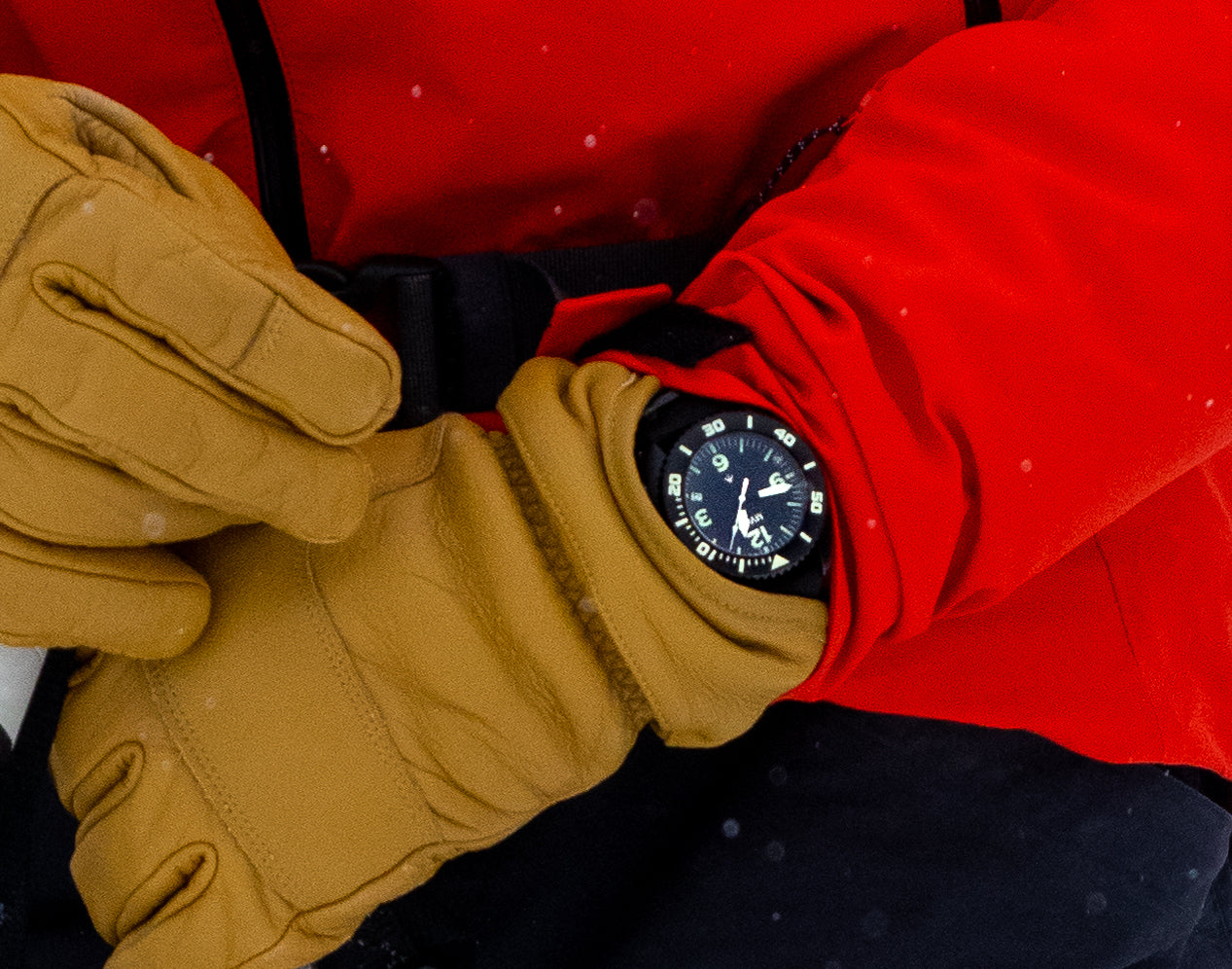 MWC "Depthmaster" 100atm / 3,280ft / 1000m Water Resistant Military Divers Watch in PVD Stainless Steel Case with Helium Valve (Quartz)